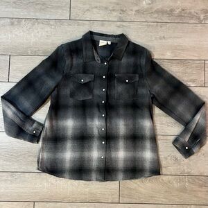 Anthropologie White crow button down size medium